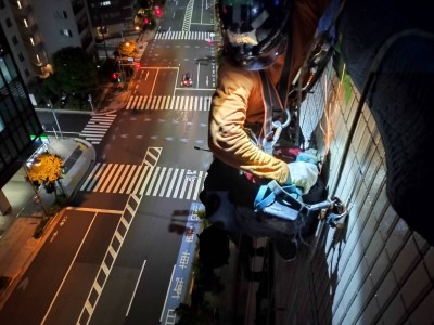 2024年9月21日　日本橋にてステンレス看板撤去