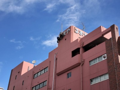2025年2月5日　厚木市　壁面チャンネル文字撤去　ﾛｰﾌﾟｱｸｾｽ施工